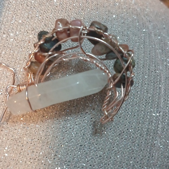 HAND CRAFTED CRYSTAL CRESENT MOON "NEW BEGINNINGS' ELEGANT Pendant Necklace - Picture 7 of 8